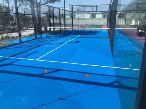 Folkart Terra Projesi Çeşme'de Kauçuk Yürüyüş Yolu, Basketbol Sahası Çevre Çiti ve Padel Kortu