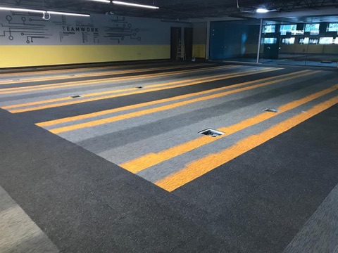 Karşıyaka Belediyesi Teknoloji Merkezinin Özel Tasarım Karo Halı Kaplama İşlemi