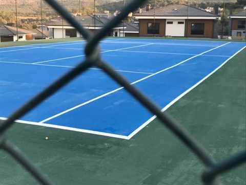 Nif Court Villaları Tenis Kortu Zemin ve Çevre Çit Sistemleri Tamamlandı