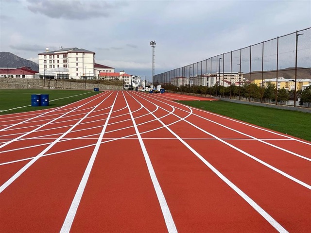 Bitlis Eren Ünv.Atletizm Pisti 8 + 5 mm Dökme Kauçuk Zemin Kaplama Uygulamaları 12