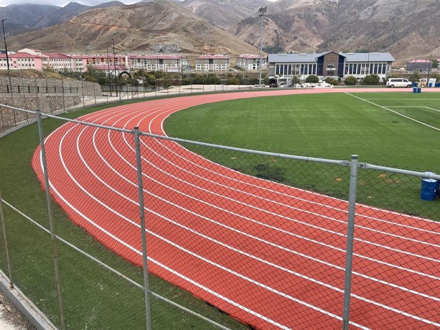 Bitlis Eren Ünv.Atletizm Pisti 8 + 5 mm Dökme Kauçuk Zemin Kaplama Uygulamaları 14