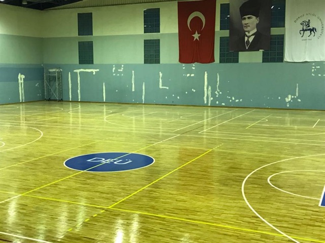 9 Eylül Üniversitesi Kapalı Spor salonu Ahşap Zemin tadilatı
