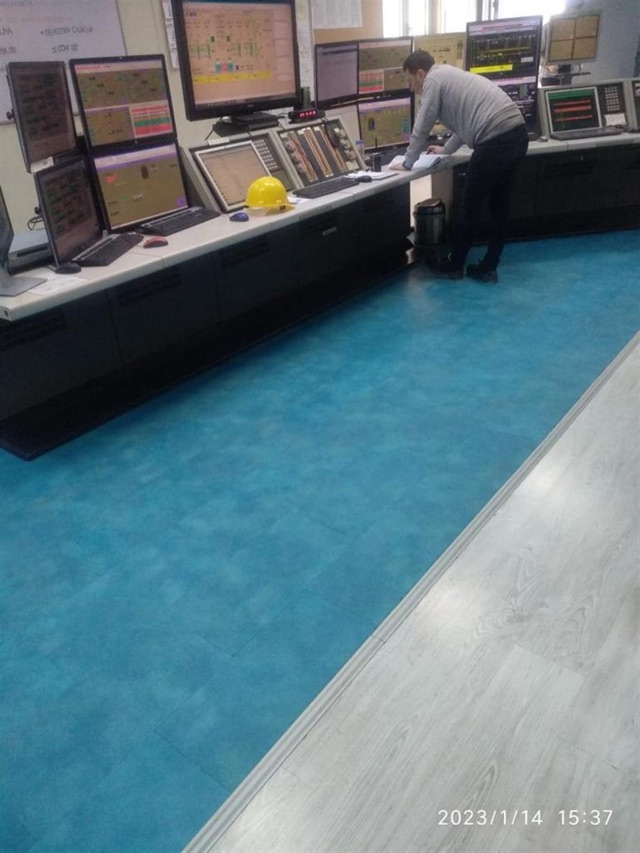 Enka Holding Kontrol Odası İçin Ozel Lvt Moduler Pvc Zemin Kaplama.