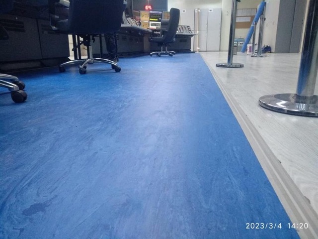 Enka Holding Kontrol Odası İçin Ozel Yangın Dayanımlı Homojen Pvc Zemin Kaplama Uygulaması