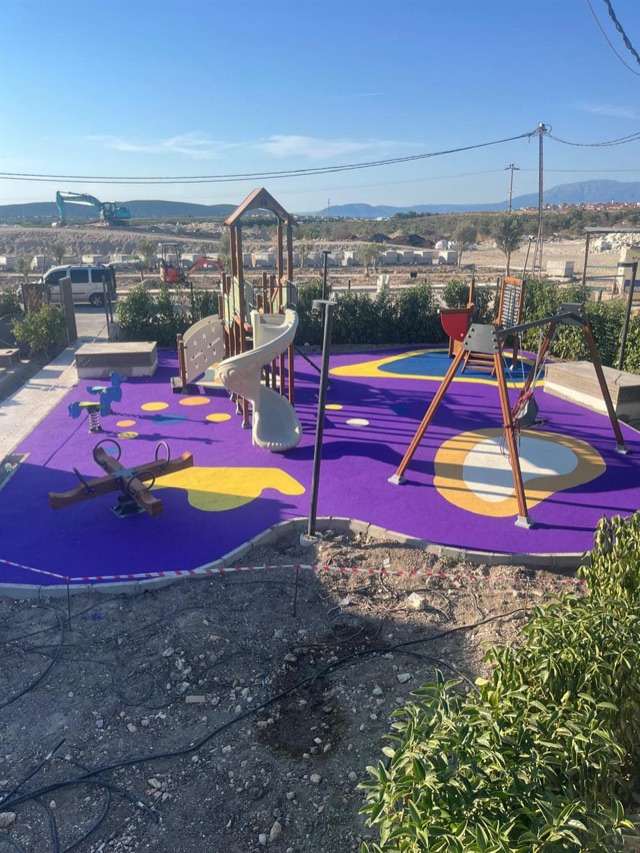 Folkart Terra Projesi Dökme Epdm Cocuk Oyun Parkı Zemin Kaplaması