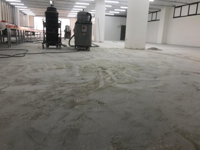 İstanbul Ecza Deposu Beton Parlatma Ve Silim İşlemleri