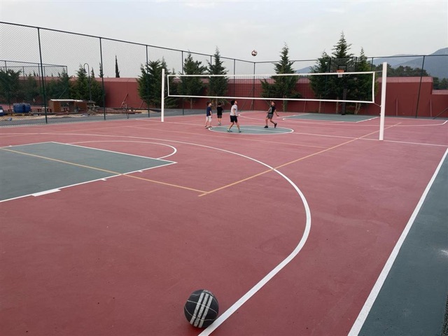 Güven Erbek Villaları Akrilik Basketbol Zemini Saha Çevre Çiti Voleybol Direkleri Basket Potaları