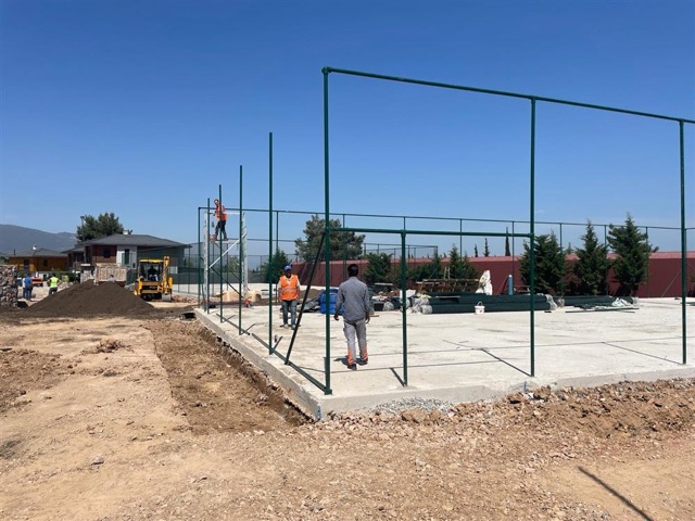 Nif Court Villaları Tenis Kortu Zemin Ve Çevre Çit Sistemleri Tamamlandı.