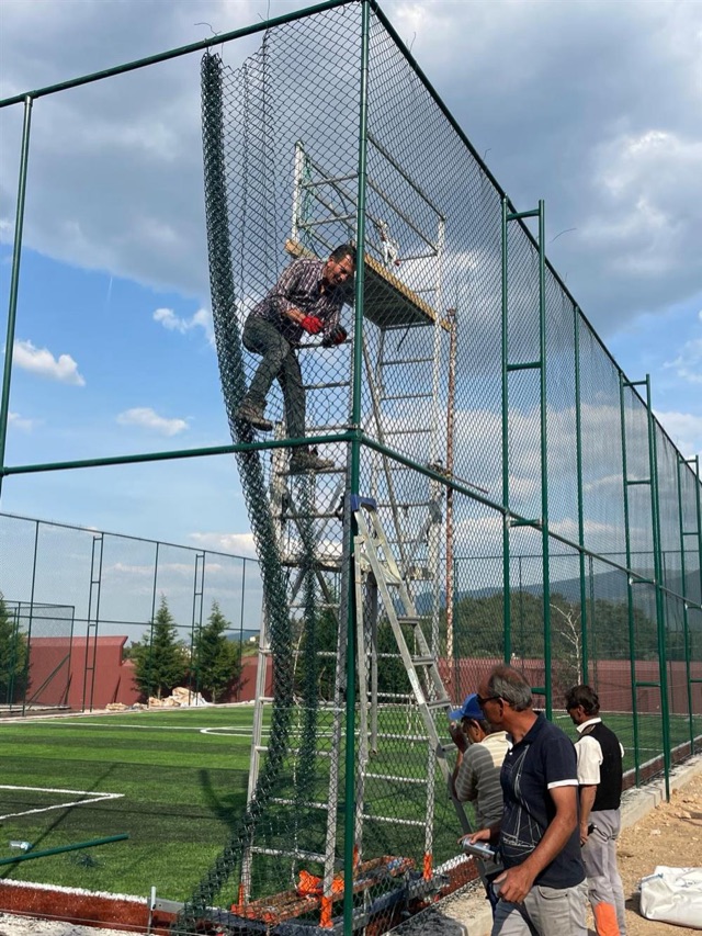 Nif Erbek Villaları Halı Saha Çevre Çit Uygulamaları