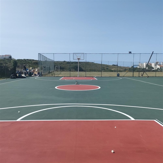 ovacık Sağlık Sitesi 2000 m2 Akrilik Basketbol Voleybol Tenis Saha Zeminleri Ve Spor Ekipmanları 05