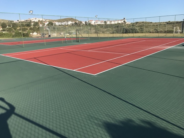 ovacık Sağlık Sitesi 2000 m2 Akrilik Basketbol Voleybol Tenis Saha Zeminleri Ve Spor Ekipmanları 09