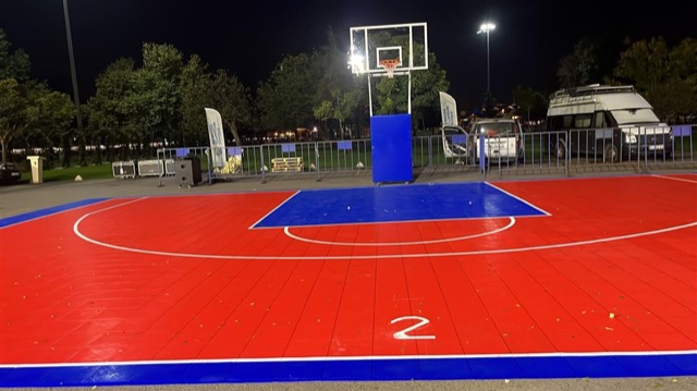 Sakarya Belediyesi Modüler Spor Saha Zemin Kaplama Ve Seyyar Pota Kurulumları Tamamlandı