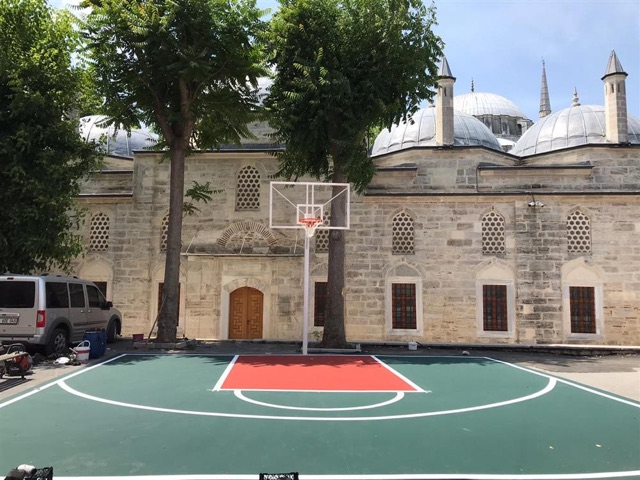 Vefa Lisesi Akrilik Basketbol Saha Zemin Kaplaması Tamamlandı