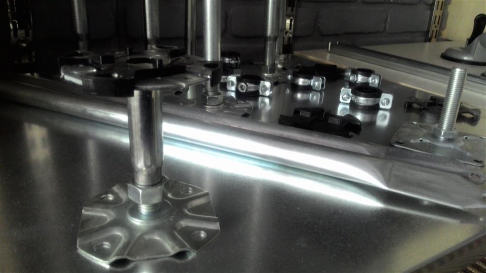 EEE-501 Galvaniz Çelik Panel Enkapsül Yükseltilmiş Döşeme Sistemi